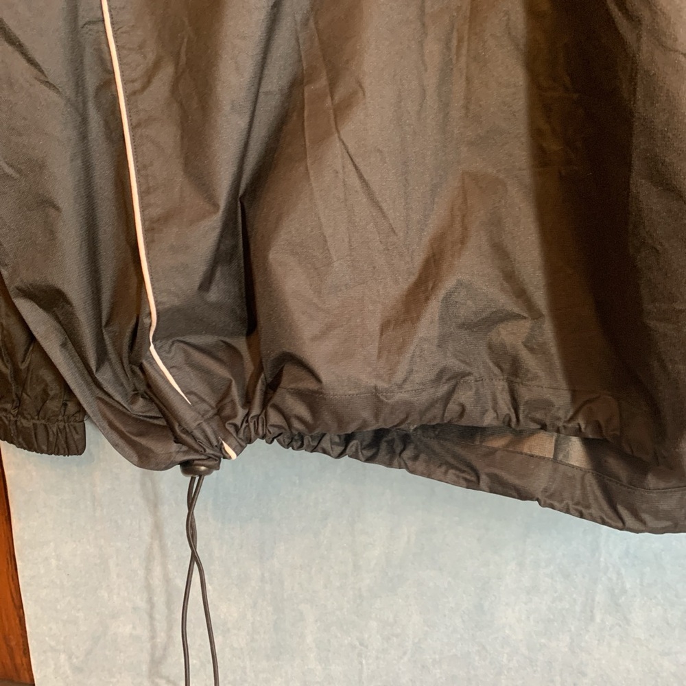 Jacket‎ - Picture 11 of 12